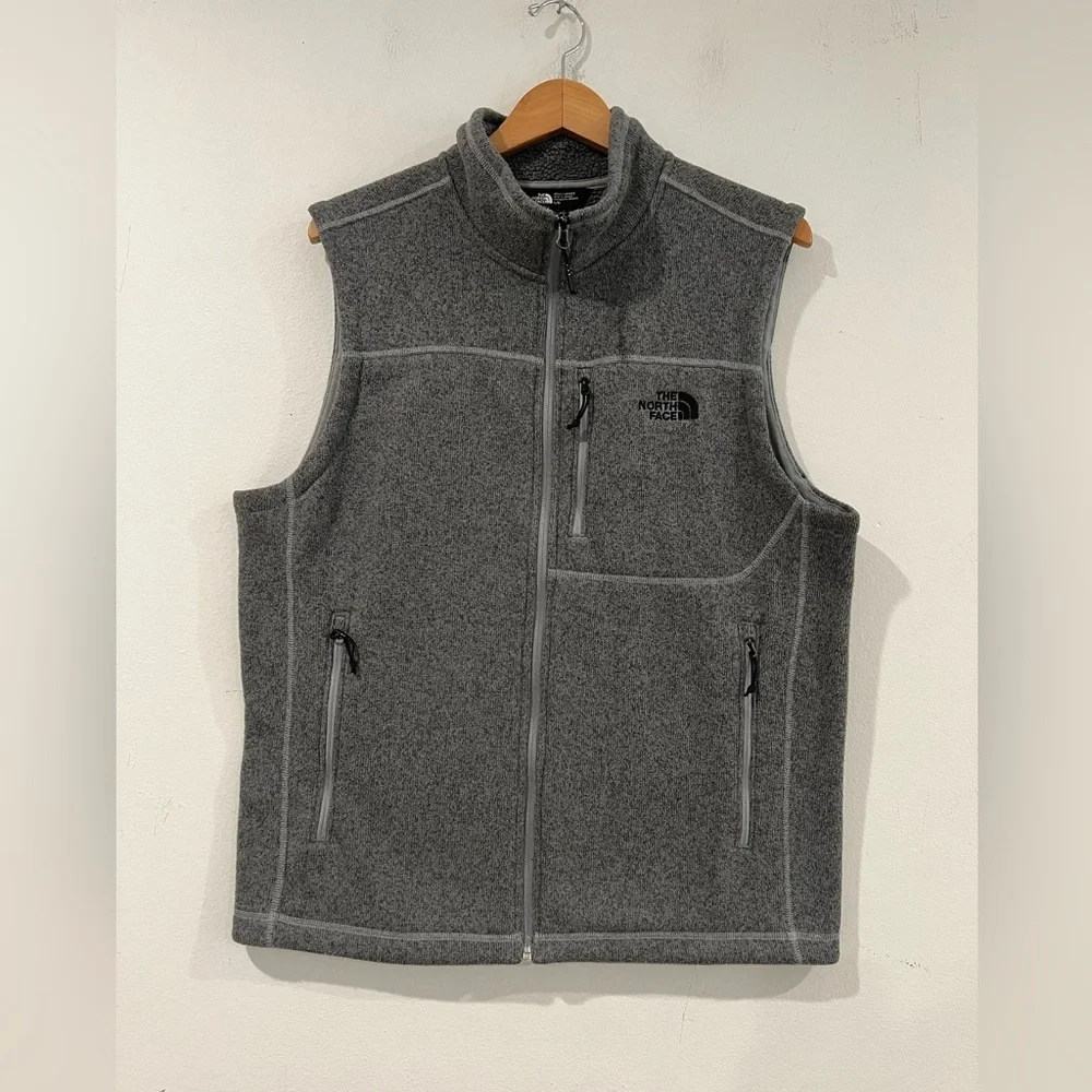 The North Face Men's Gordon Lyons Vest. Vest  3 pockets  grey Men's L